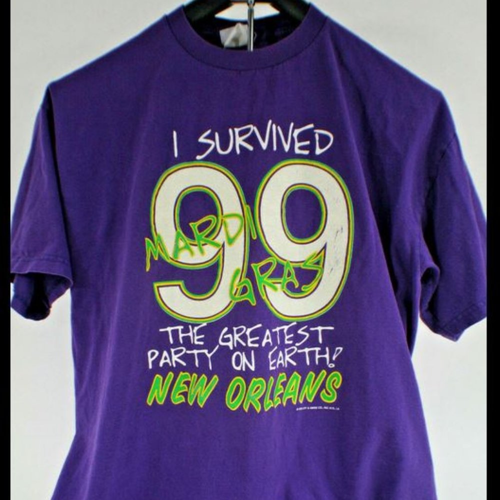 Vintage Jerzees I Survived Mardi Gras Purple Graphics 90s T-Shirt